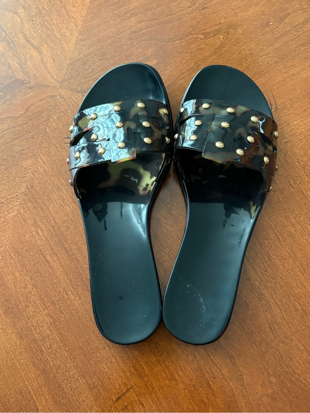 Vince Camuto Black Slides with Tortoiseshell-Pattern Studded Strap
